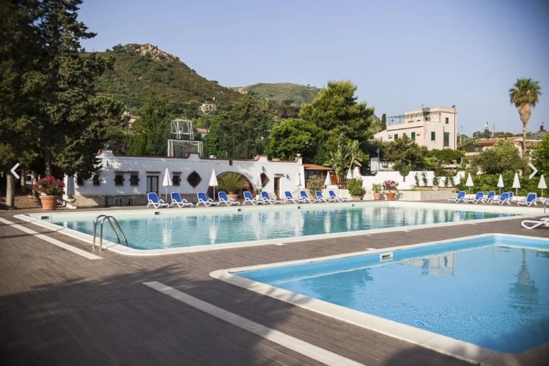 yogaraum_pool